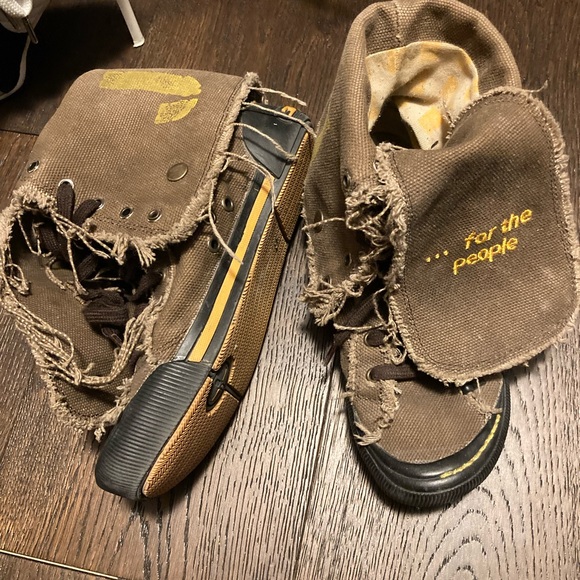 Unique, casual shoes - Picture 2 of 4